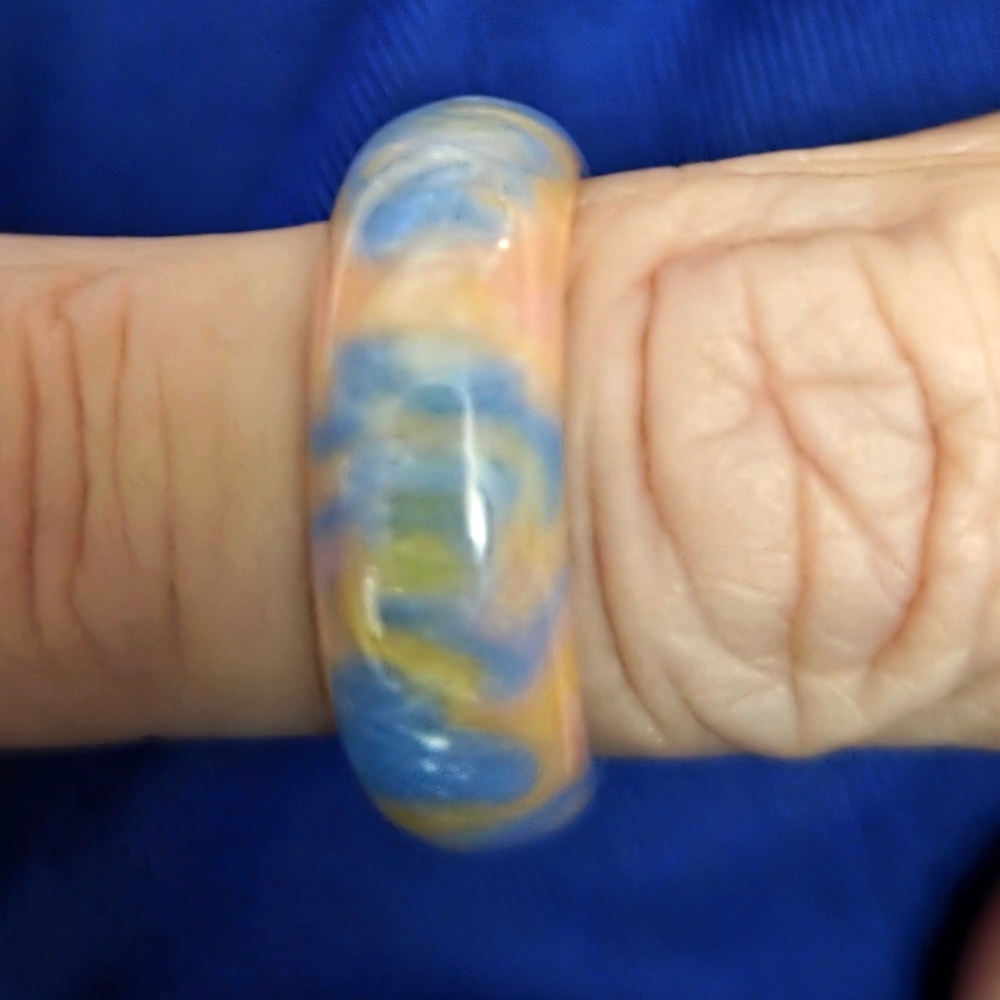 Ring, Elegant Multicolor Swirl Bangle Size 10 NWOT